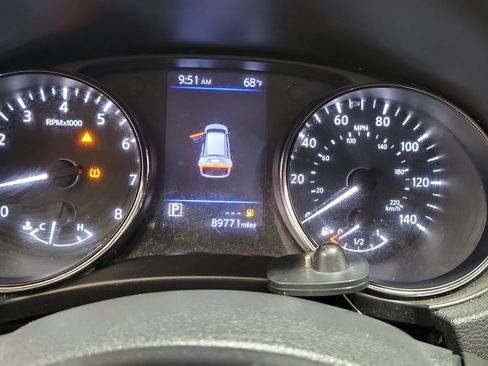 Used 2019 Nissan Rogue SV AWD/4WD image 10