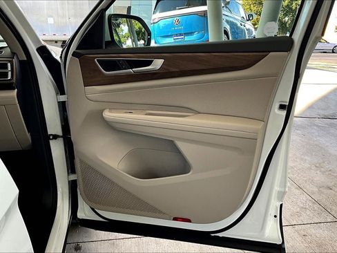 New 2026 Volkswagen Atlas SE w/ Black Wheel Package image 28