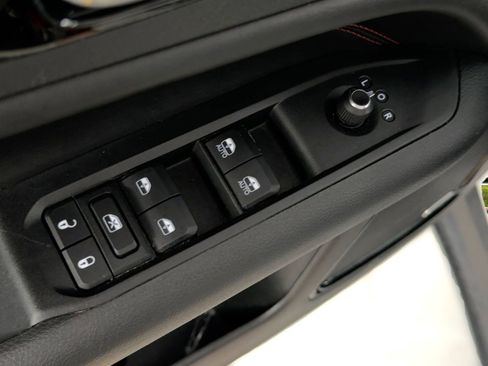 Used 2022 Jeep Compass Trailhawk w/ Trailhawk Elite Group image 12