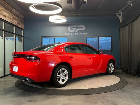 Used 2022 Dodge Charger SXT image 3