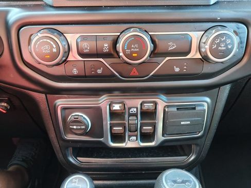 Used 2019 Jeep Wrangler Unlimited Sport w/ Cold Weather Group AWD/4WD image 5