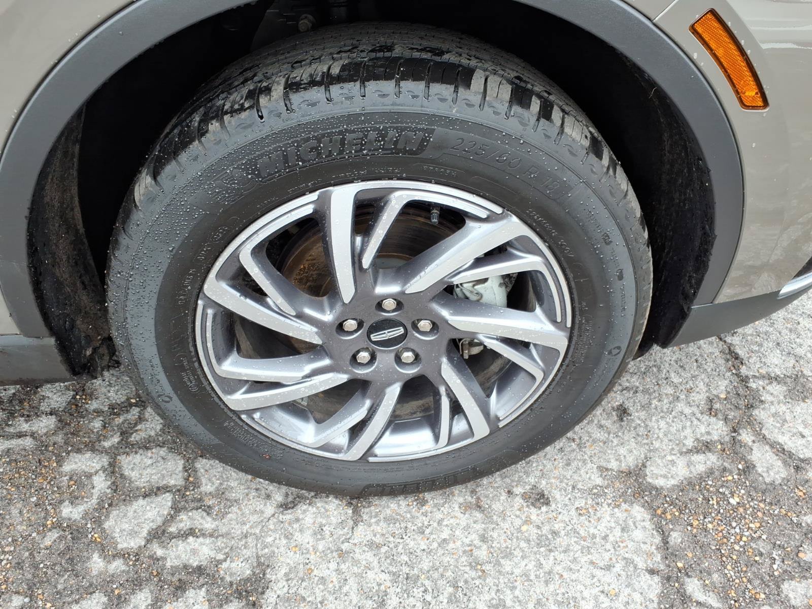 Used 2025 Lincoln Corsair AWD w/ Equipment Group 101A image 7