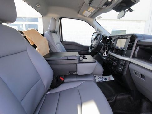 New 2024 Ford F550 4x4 Regular Cab Super Duty image 29