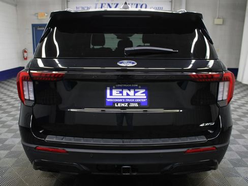 Used 2025 Ford Explorer ST-Line w/ ST-Line Street Pack AWD/4WD image 44