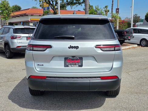 New 2026 Jeep Grand Cherokee L Limited w/ Limited Altitude Package AWD/4WD image 5