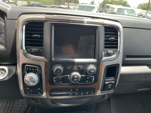 Used 2017 RAM 1500 Laramie AWD/4WD image 9