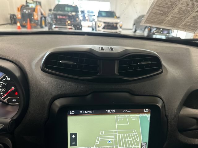Used 2023 Jeep Renegade Trailhawk AWD/4WD image 17