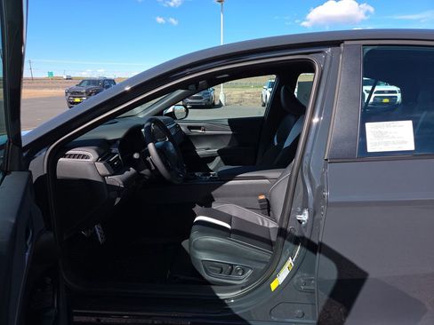 New 2026 Toyota Camry SE w/ Convenience Package image 10