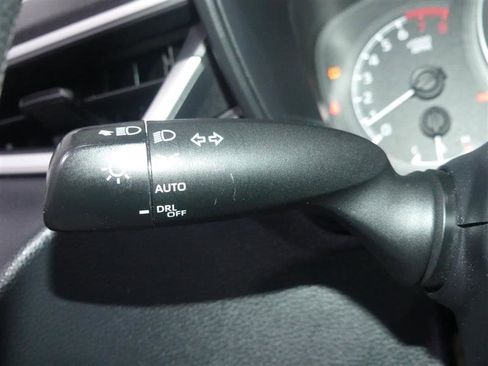 Used 2022 Toyota Corolla LE image 33