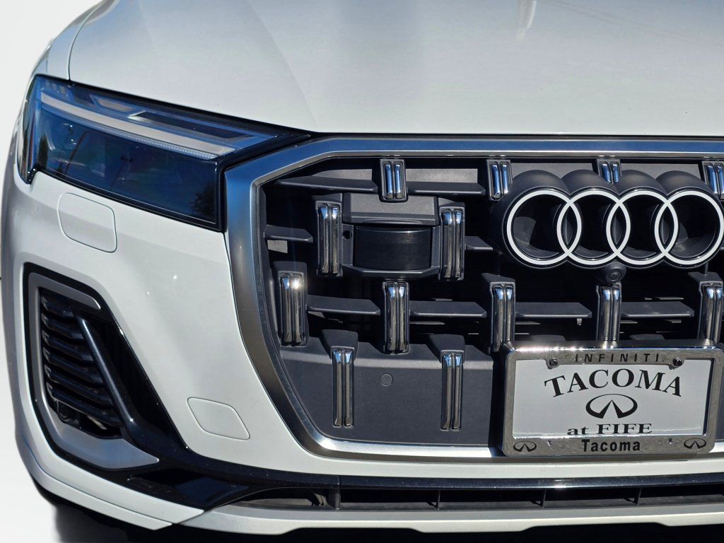 Used 2025 Audi Q7 3.0T Premium Plus AWD/4WD image 30