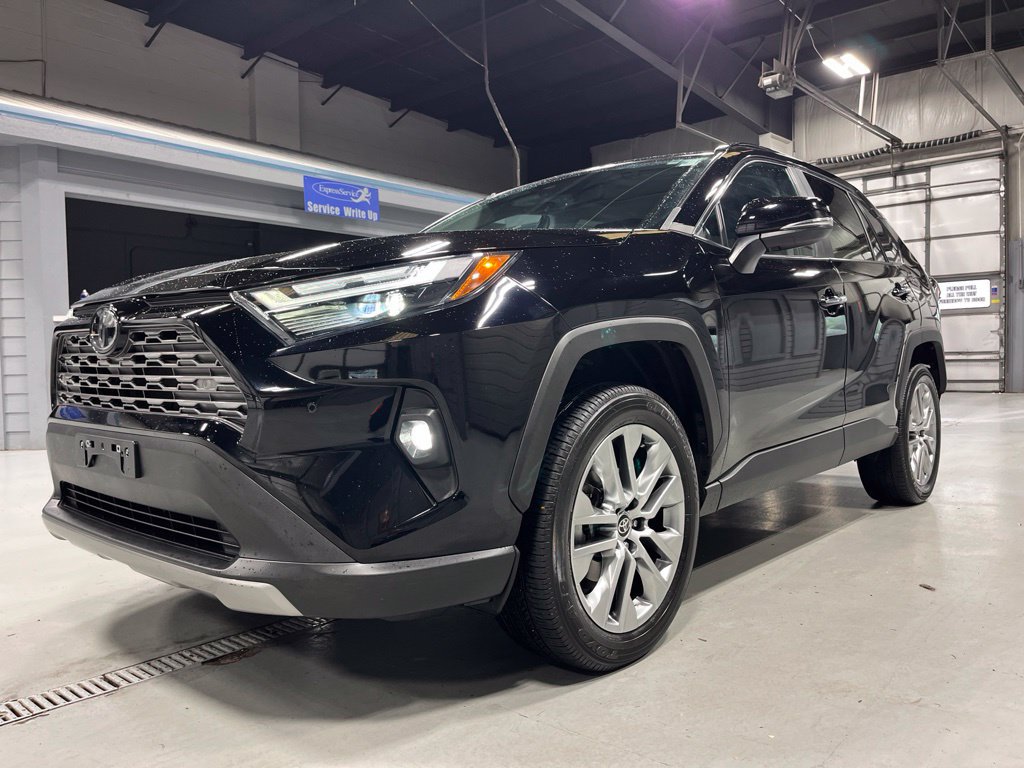 Used 2022 Toyota RAV4 Limited w/ Limited Grade Weather Package AWD/4WD image 3