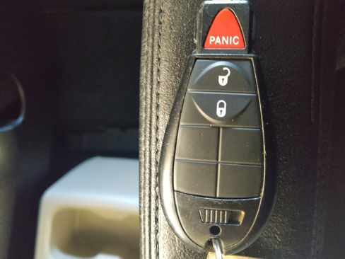 Used 2016 Dodge Grand Caravan SE w/ Quick Order Package 29E SE image 32