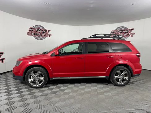 Used 2017 Dodge Journey Crossroad AWD/4WD image 4
