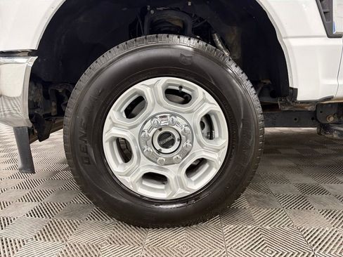 Certified 2025 Ford F250 XLT image 13