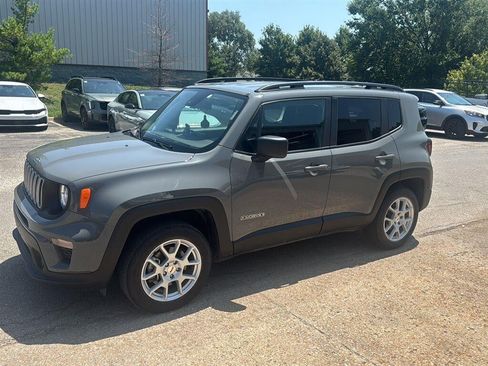 Used 2022 Jeep Renegade Sport w/ Sport Appearance Group AWD/4WD image 4
