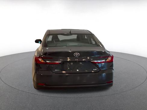 Used 2025 Toyota Camry LE image 12