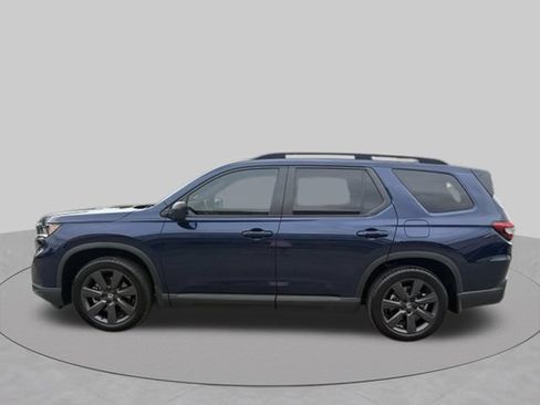 Used 2025 Honda Pilot Sport image 3