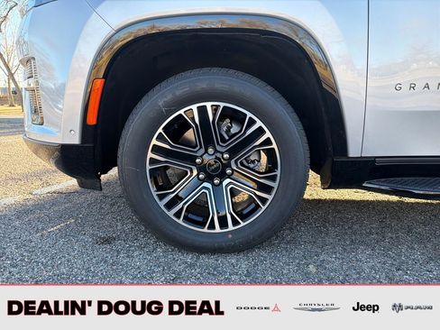 New 2026 Jeep Grand Wagoneer 4WD w/ Premium Group I image 28