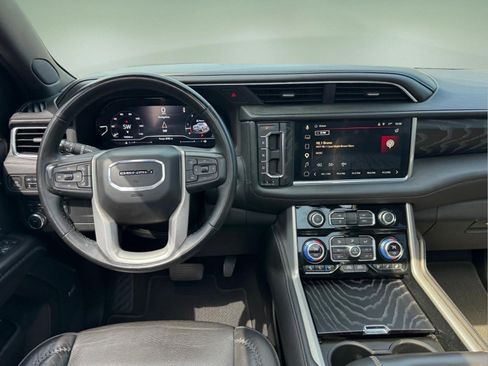 Used 2023 GMC Yukon Denali AWD/4WD image 15