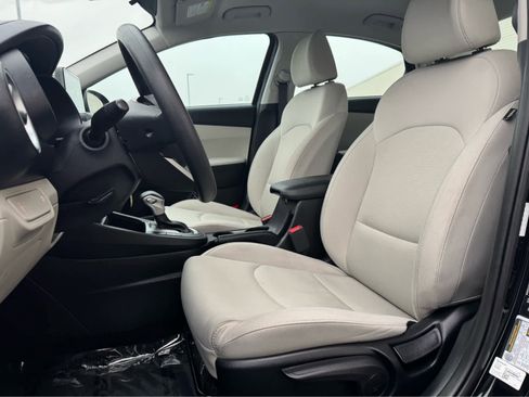 Used 2023 Kia Forte LXS image 13