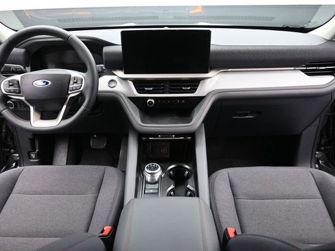 New 2025 Ford Explorer Active image 16