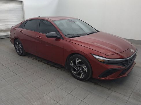 Used 2025 Hyundai Elantra Sport FWD image 11