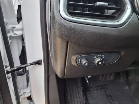 Used 2024 Chevrolet Equinox LT FWD image 20
