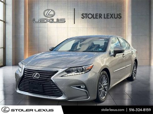 Used 2018 Lexus ES 350 w/ Navigation System Package image 3
