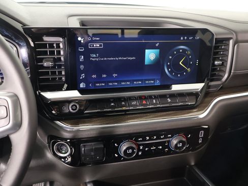 Used 2023 Chevrolet Silverado 1500 RST image 5