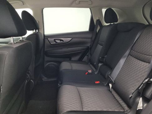 Used 2019 Nissan Rogue SV w/ Premium Package image 18