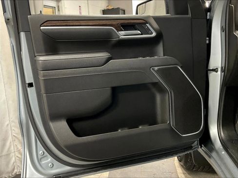 Used 2025 GMC Sierra 1500 Elevation image 9