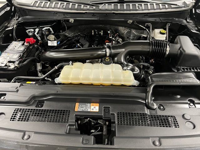 Used 2025 Ford Expedition Active AWD/4WD image 63
