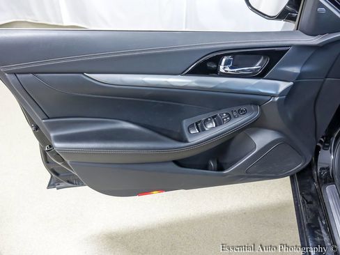 Used 2023 Nissan Maxima SV w/ Floor Mat Group FWD image 19