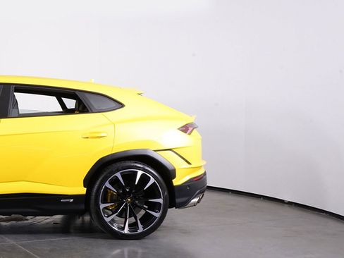 Used 2023 Lamborghini Urus S AWD/4WD image 13