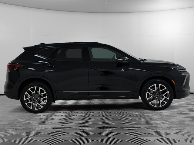 Used 2025 Chevrolet Blazer RS w/ Driver Confidence II Package AWD/4WD image 6