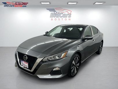 Used 2022 Nissan Altima 2.5 SV w/ SV Premium Package
