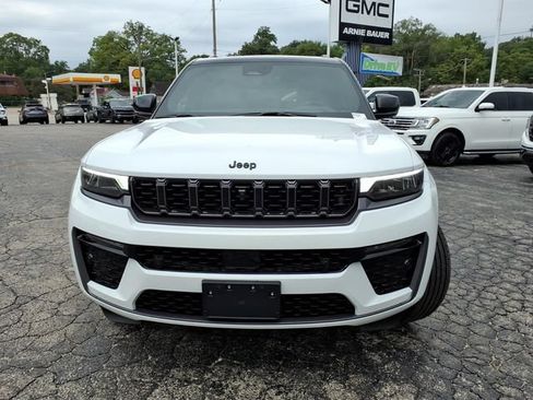 Used 2026 Jeep Grand Cherokee Summit w/ Obsidian Package AWD/4WD image 14
