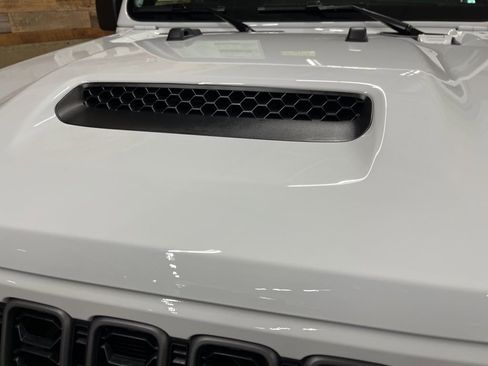 New 2026 Jeep Gladiator Mojave AWD/4WD image 9