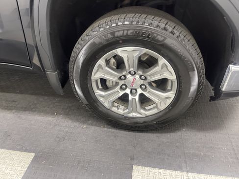 Used 2025 GMC Sierra 1500 SLT image 27