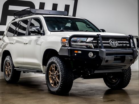 Used 2020 Toyota Land Cruiser Heritage Edition image 31