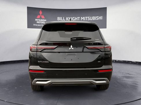 Used 2025 Mitsubishi Outlander SE AWD/4WD image 4