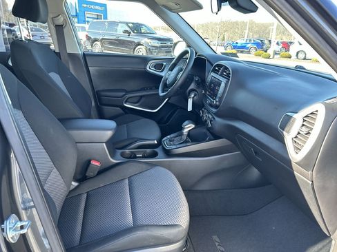 Used 2024 Kia Soul LX w/ Option Group 015 image 12