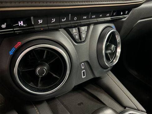 Used 2022 Chevrolet Blazer Premier w/ Enhanced Convenience Package image 16