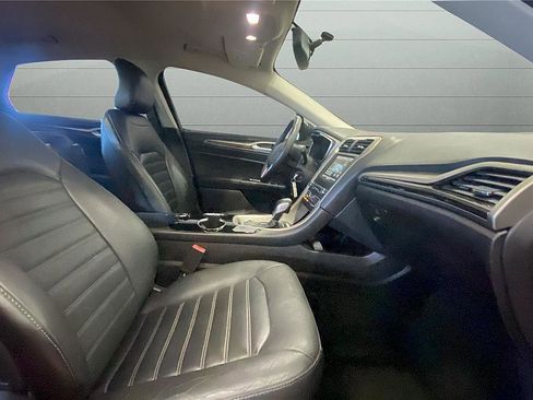 Used 2016 Ford Fusion SE w/ Equipment Group 202A image 18