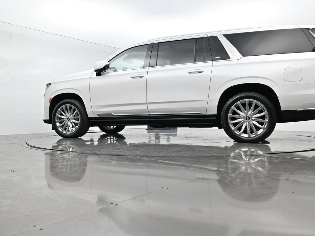Used 2022 Cadillac Escalade ESV Premium Luxury w/ Performance Package AWD/4WD image 52