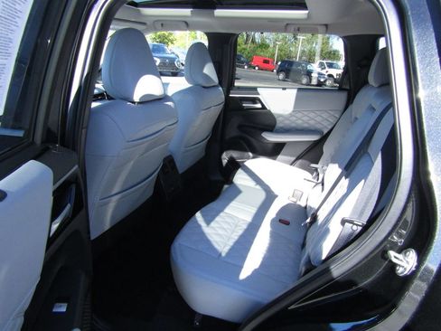 Used 2024 Mitsubishi Outlander SEL Black Edition image 15