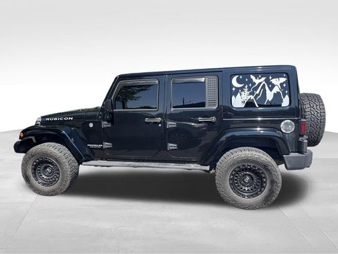 Used 2017 Jeep Wrangler Unlimited Rubicon w/ Connectivity Group AWD/4WD image 10