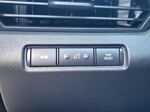 Used 2024 Nissan Altima 2.5 SR FWD image 26