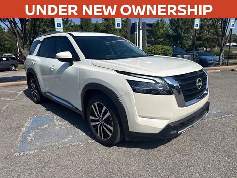 Certified 2024 Nissan Pathfinder Platinum w/ Cargo Package AWD/4WD image 1