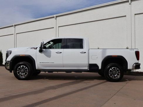 Used 2025 GMC Sierra 2500 SLT AWD/4WD image 4